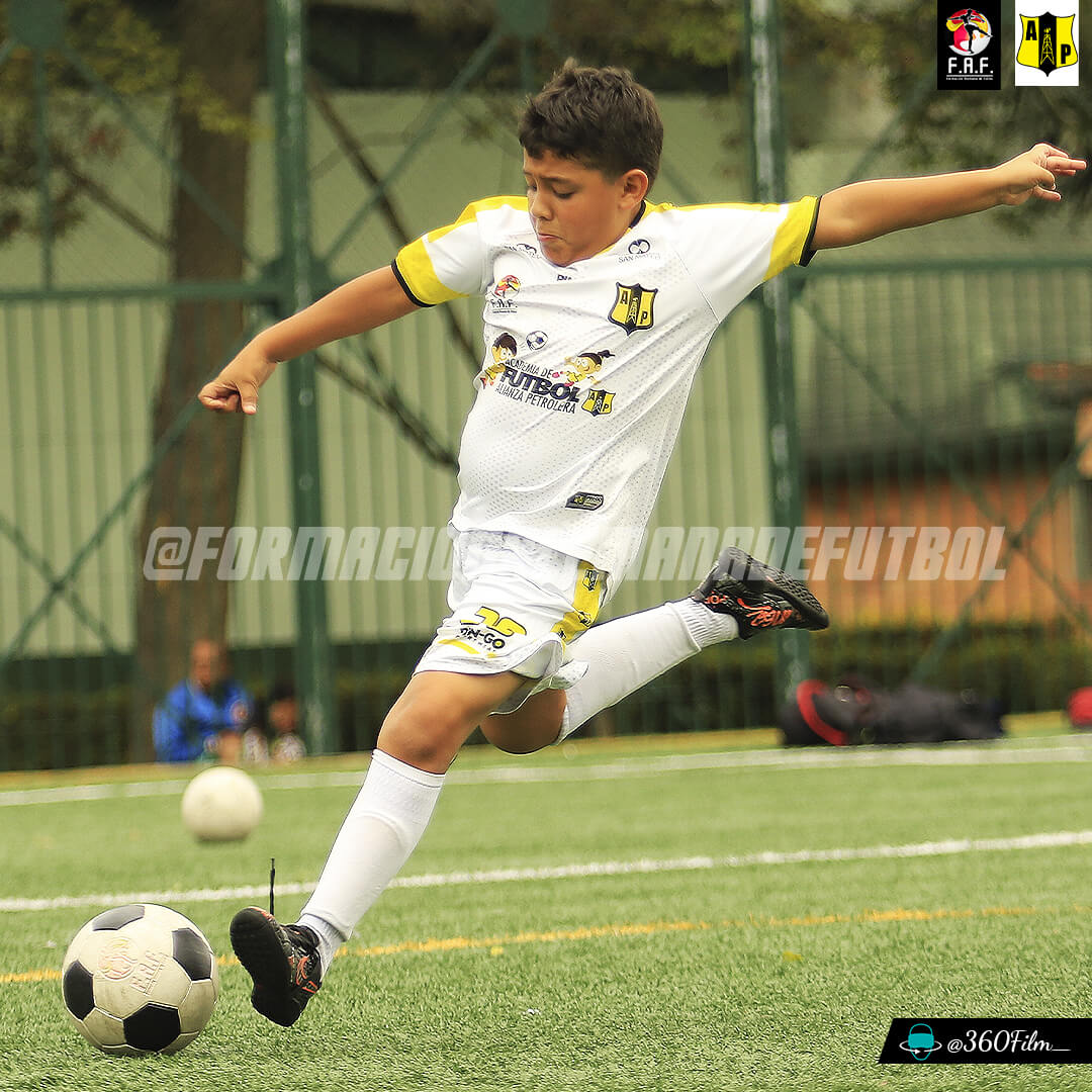 🎥 Agencia de Marketing Deportivo y Digital @360Film_ Grabación de Partidos Bogotá Colombia 🎥. 📲 Agencia de Marketing Deportivo 360Film_ 📲. 🎬 Servicios 🎬. 🔸Marketing Deportivo para Jugadores. 🔸Marketing Deportivo para Escuelas de Fútbol y Clubes. 🔸Grabación de Partidos. 🔸Fotografía Deportiva. 🔸Videos para Futbolistas. 🔸Edición de Partidos. 🔸Publicidad en Redes Sociales. 🔸Sitios Web. 🔸Marketing Digital (Empresas). Para mayor información 👉 Whatsapp 314 277 31 21. #grabaciondepartidos #bogota #deportes #futbolcolombia #futbolcolombiano #recreación #futbolniños #torneoscolombia #ligadebogota #torneoolaya #jugadoresinternacionales #medellin #colombia #producciónaudiovisualbogota #edicióndevideosfutbol #fotografiadigital #fotografiafutbol #agencia #agenciademarketingdeportivo #ediciondejugadasfutbol #futbolnacional #futbolinternacional #escuelasdeportivas #escuelasdefutbolbogota #torneos